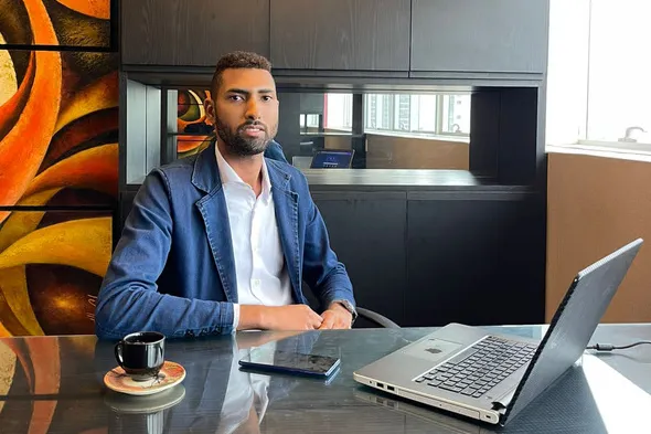 Rogério, fundador da empresa.